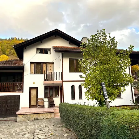 Omainiche Case de vacanță Ribarița